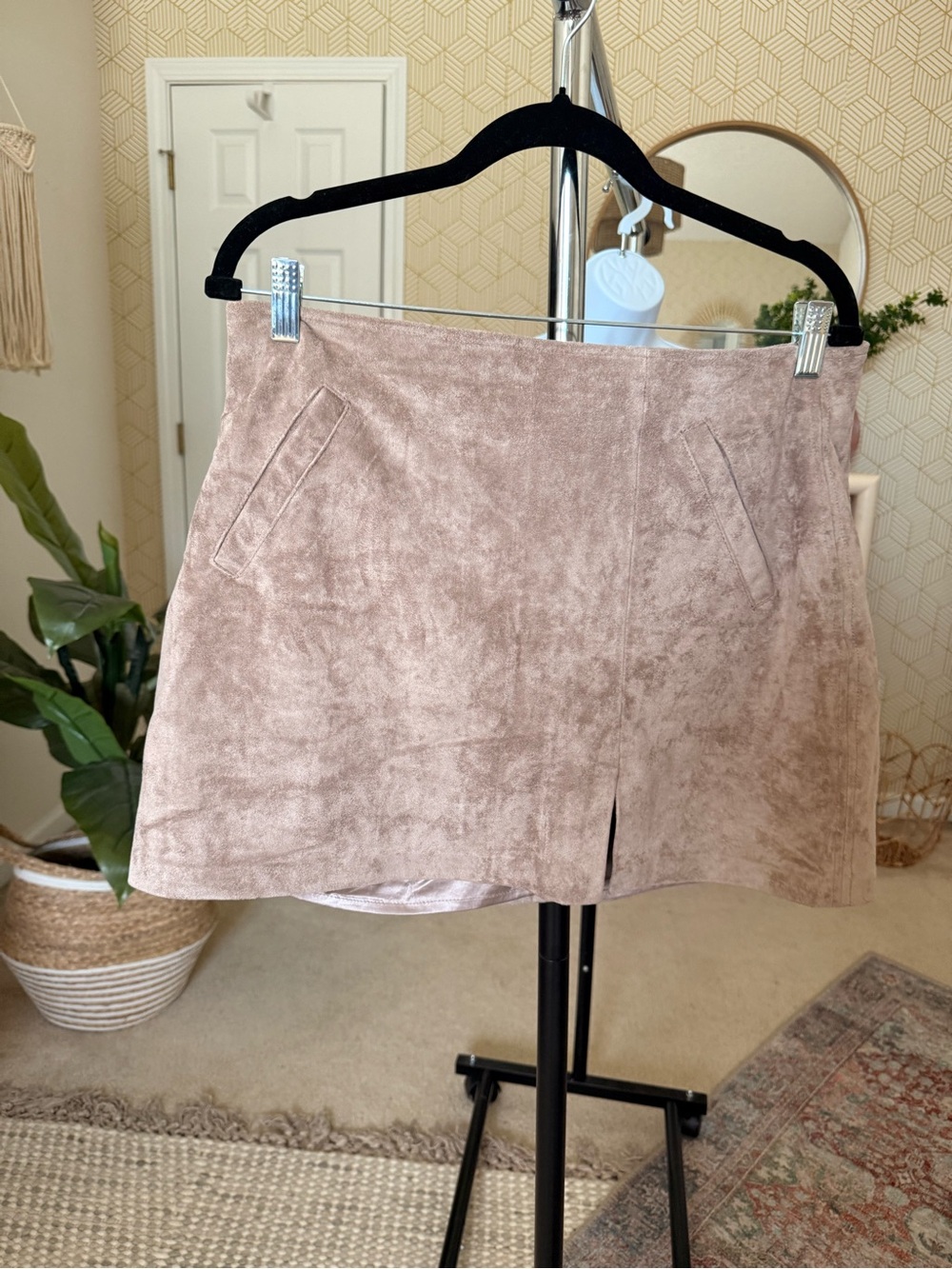 Blank NYC Suede-look Mini Skirt in Taupe